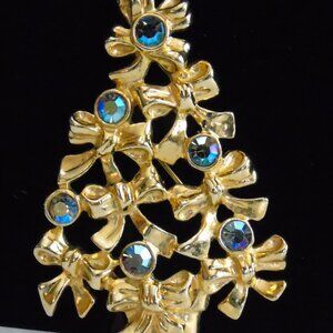 VINTAG Avon Peacock Blue Swarovski Aurora Borealis Crystal Christmas Tree Brooch